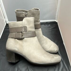 Ecco woman’s Touch 55 mid cut zip warm grey size 10-10.5